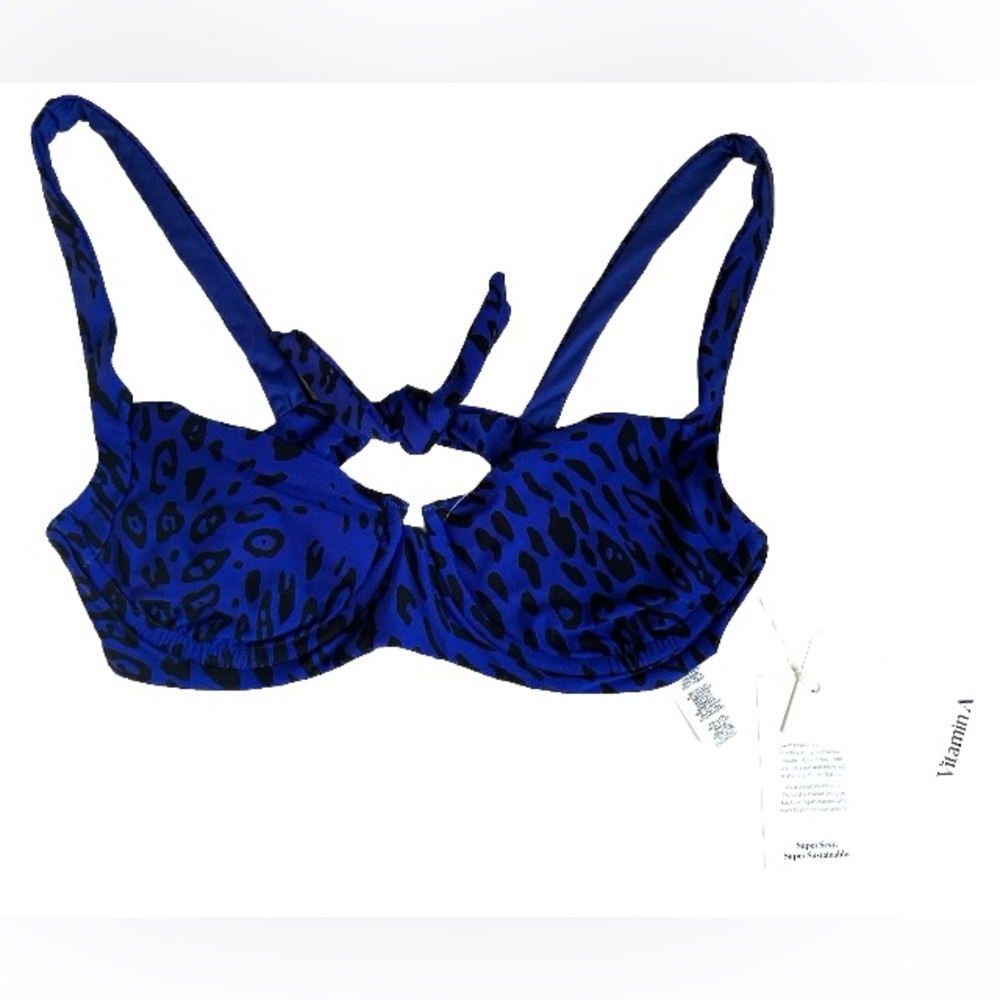 NWT! $135. vitamin A swimsuit UNDERWIRE print bikini top Size 8 MEDIUM NEW Cute!